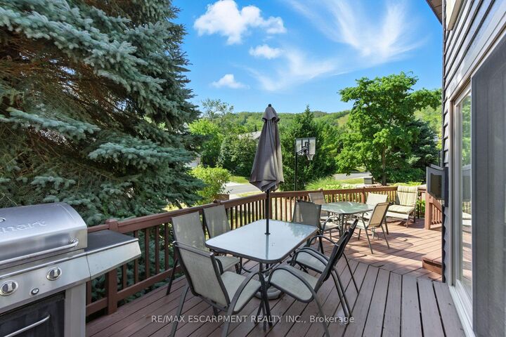Photo de la propriété:  115 Pioneer Lane  ON L9Y 0M6 