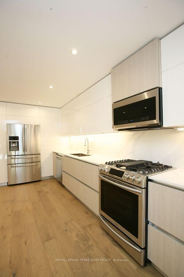 Property Photo: 48 McGill Street ON M5B 1H2