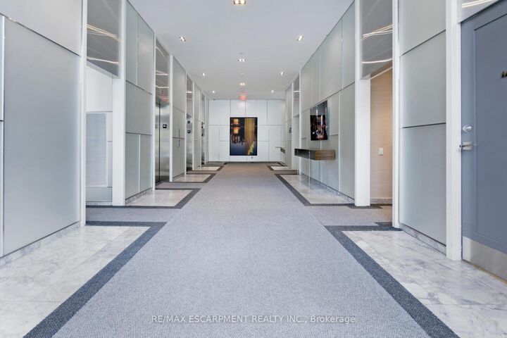 Property Photo:  57 St Joseph Street 2209  ON M5S 0C5 