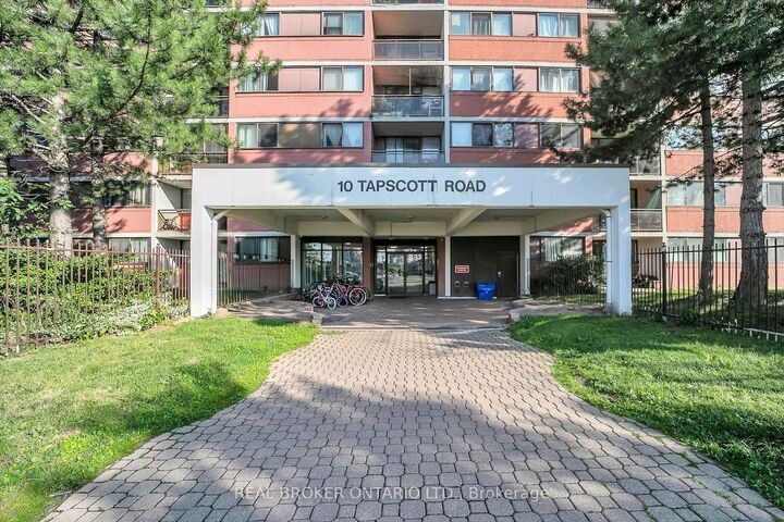 10 Tapscott Road 810 — photo 1