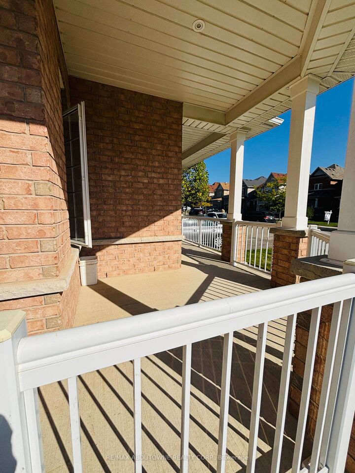 Property Photo:  676 Baldwin Crescent  ON N4T 0G6 