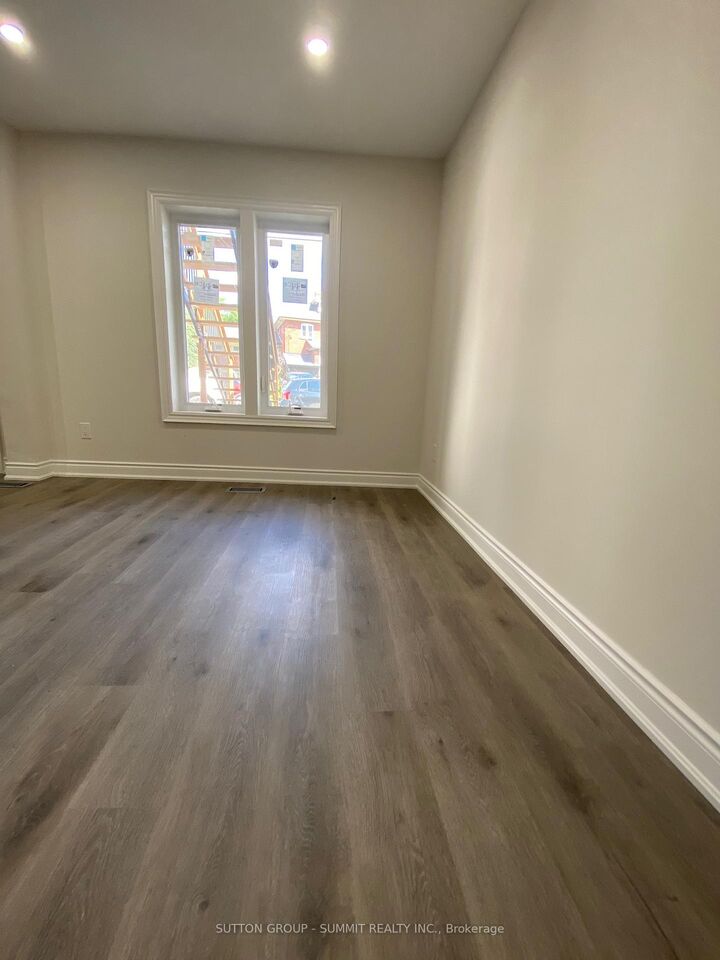 Property Photo:  239 Main Street 4  ON L0G 1T0 