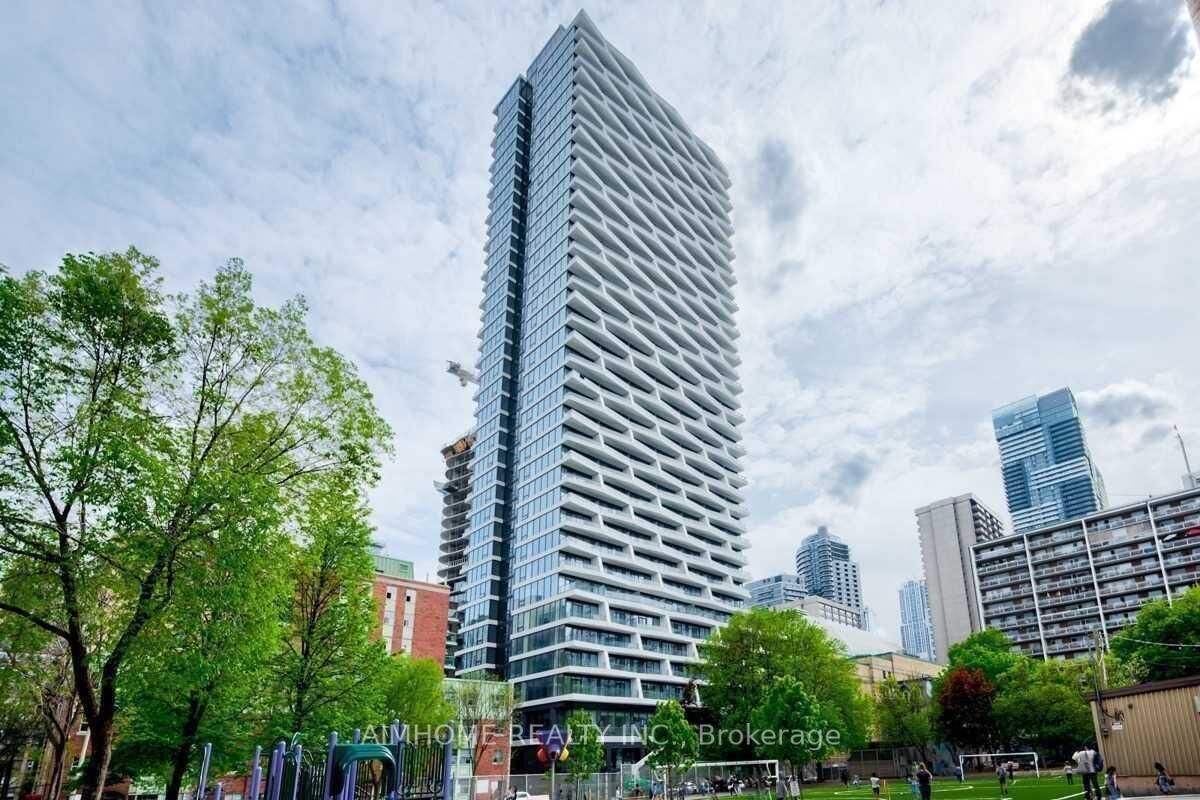 Property Photo:  85 Wood Street 3502  ON M4Y 0E8 