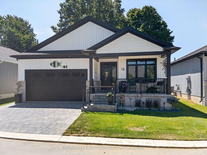 430 Head Street N 18 — photo 1