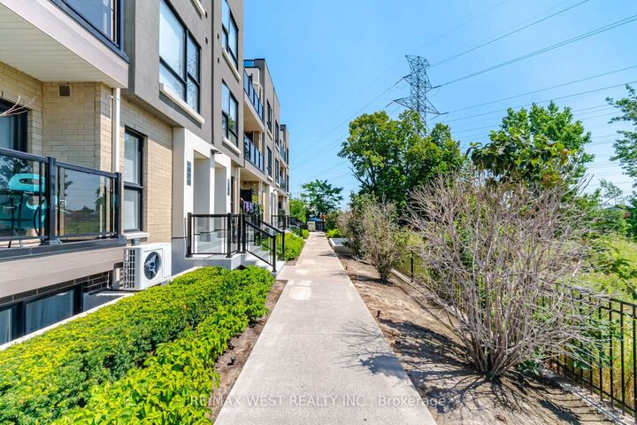 Photo de la propriété:  515 Kingbird Grove 233  ON M1B 5R7 