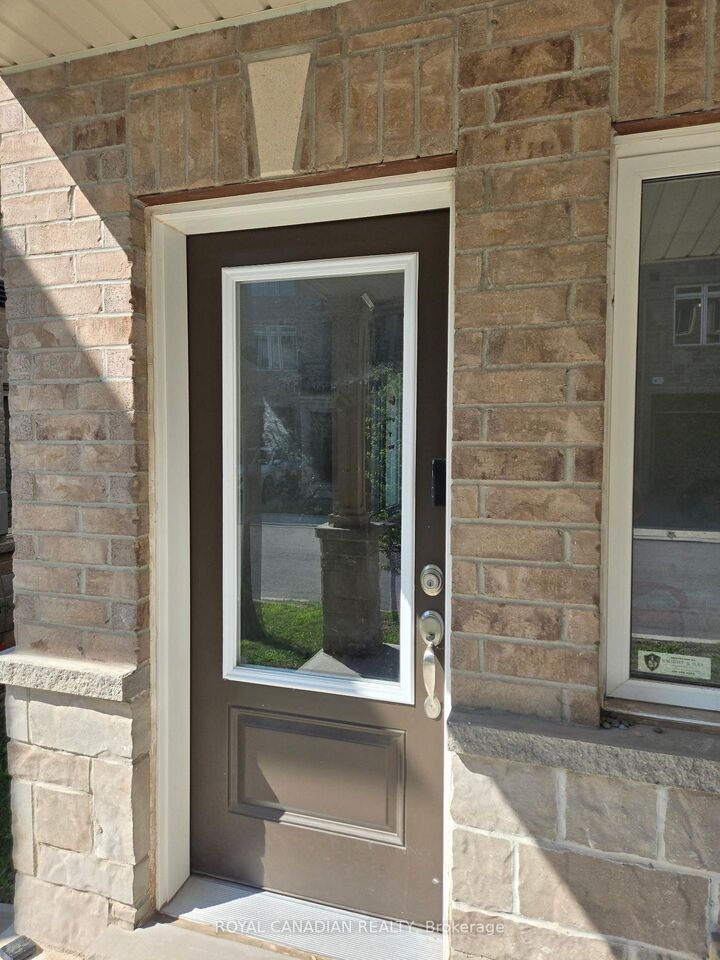 Property Photo:  40 Zinfandel Drive 51  ON L8E 0L1 