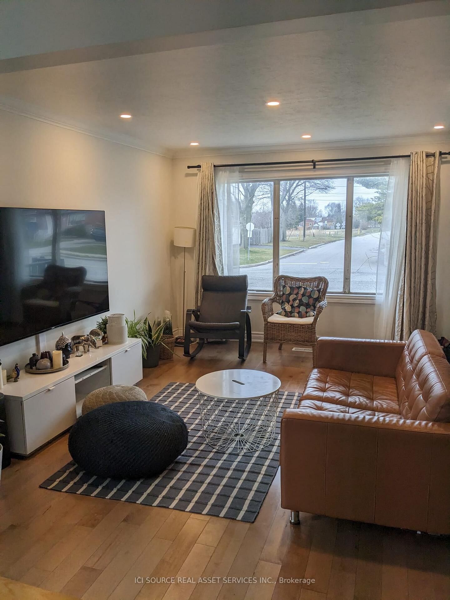 Property Photo:  85 Ranstone Gardens Main  ON M1K 2T9 