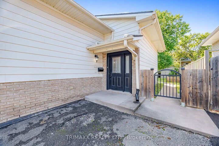 Property Photo:  16 Loraine Drive  ON L2P 3N8 