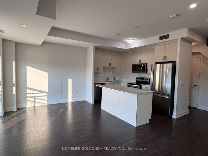 Property Photo: 5309 Highway 7 Street A403 ON L4L 0B4