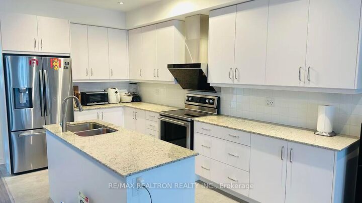 Property Photo: 172 Elgin Mills Road W ON L4C 5S4