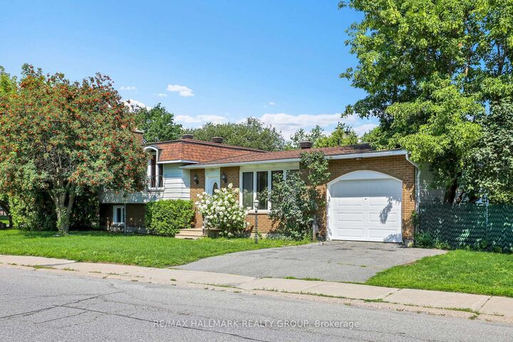 Property Photo: 45 Larkin Drive ON K2J 1A8