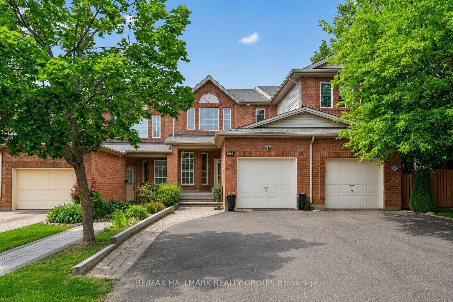 Property Photo: 174 Carwood Circle W ON K1K 4V6