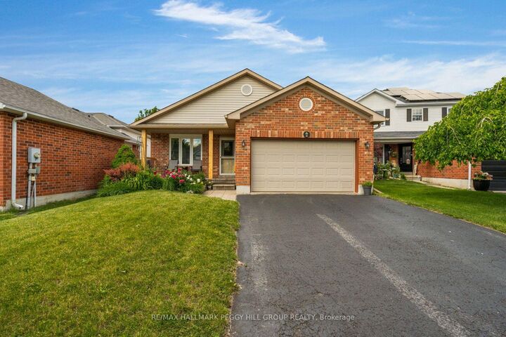18 Draper Crescent — photo 1
