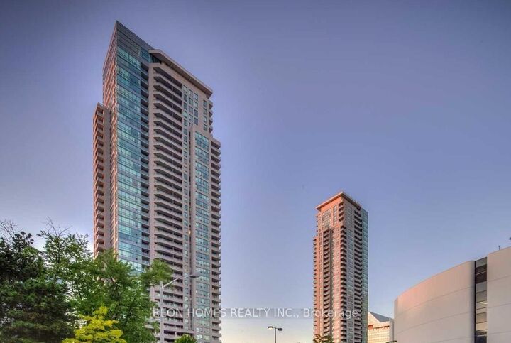 Property Photo:  60 Brian Harrison Way 2203  ON M1P 5J5 