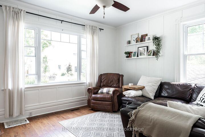 Property Photo:  104 Ontario Street S  ON N4X 1C2 