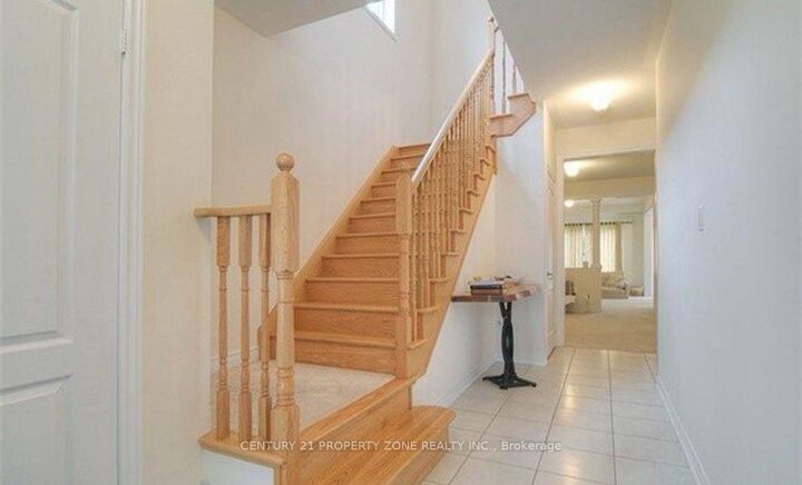 Property Photo:  38 Banbridge Crescent  ON L6X 5L9 