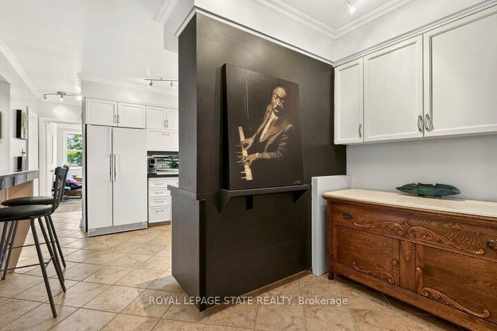 Property Photo: 9 Grant Boulevard 602 ON L9H 4L5
