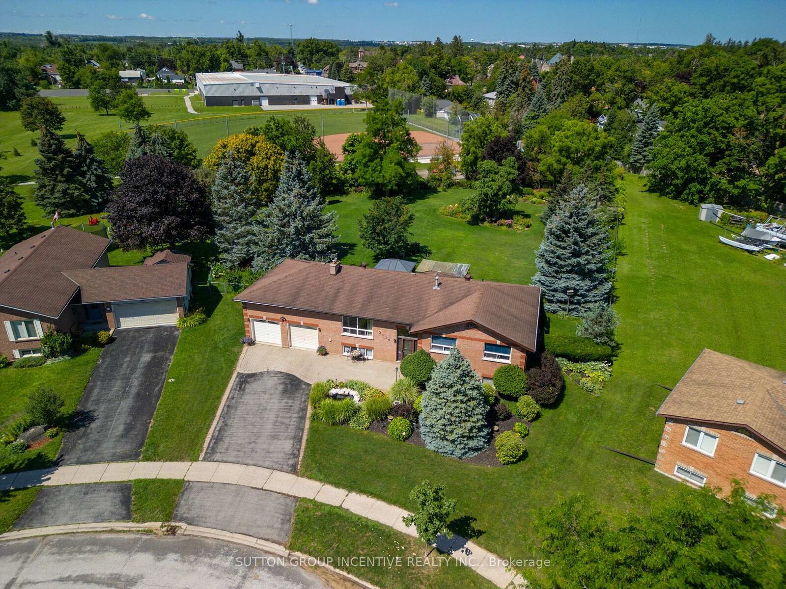 Property Photo:  2114 Chantler Street  ON L9S 1B6 