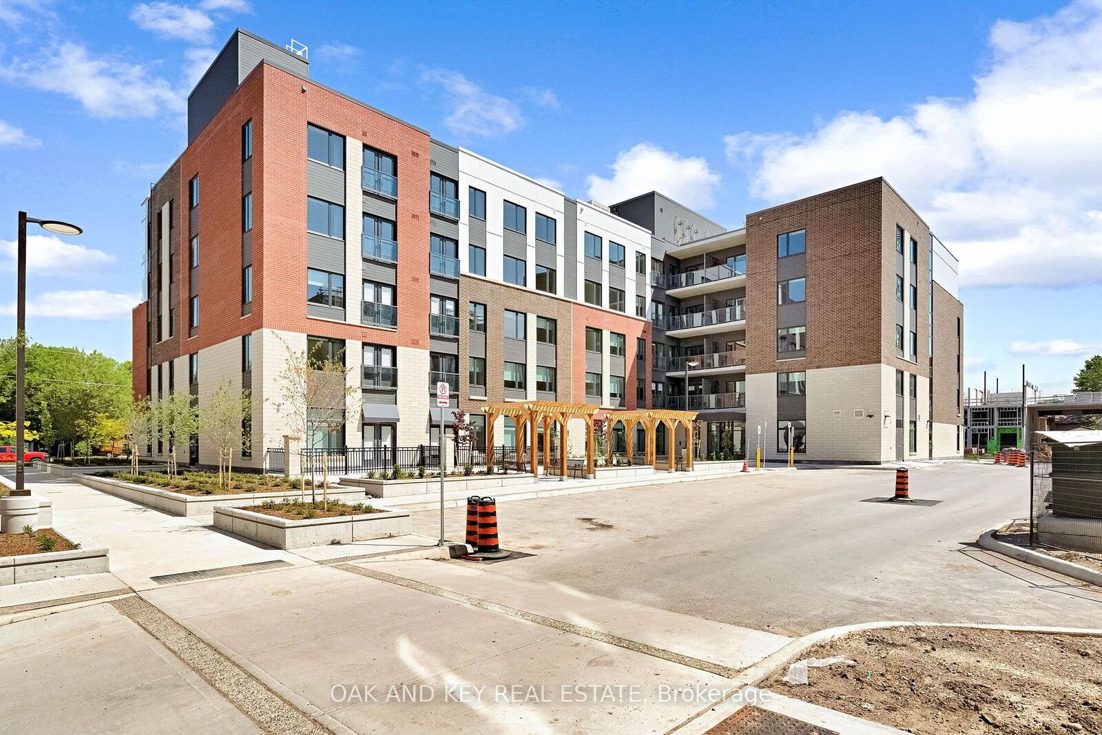 Property Photo: 385 Hill Street 501 ON N6B 1E4