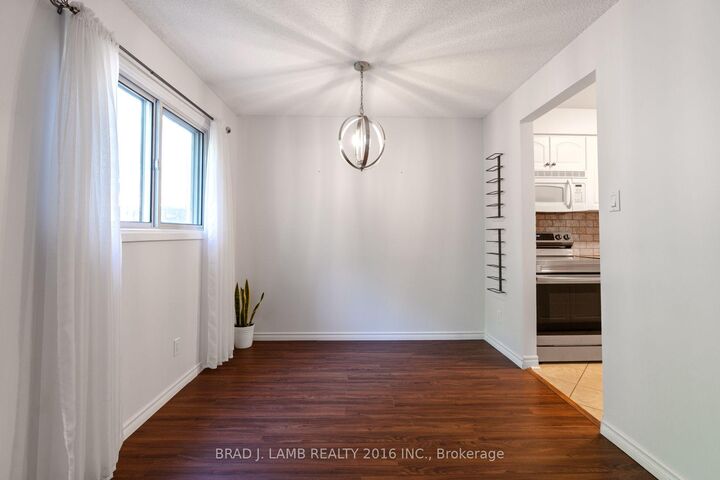 Property Photo: 405 Hyacinthe Boulevard Th#12 ON L5A 3N1
