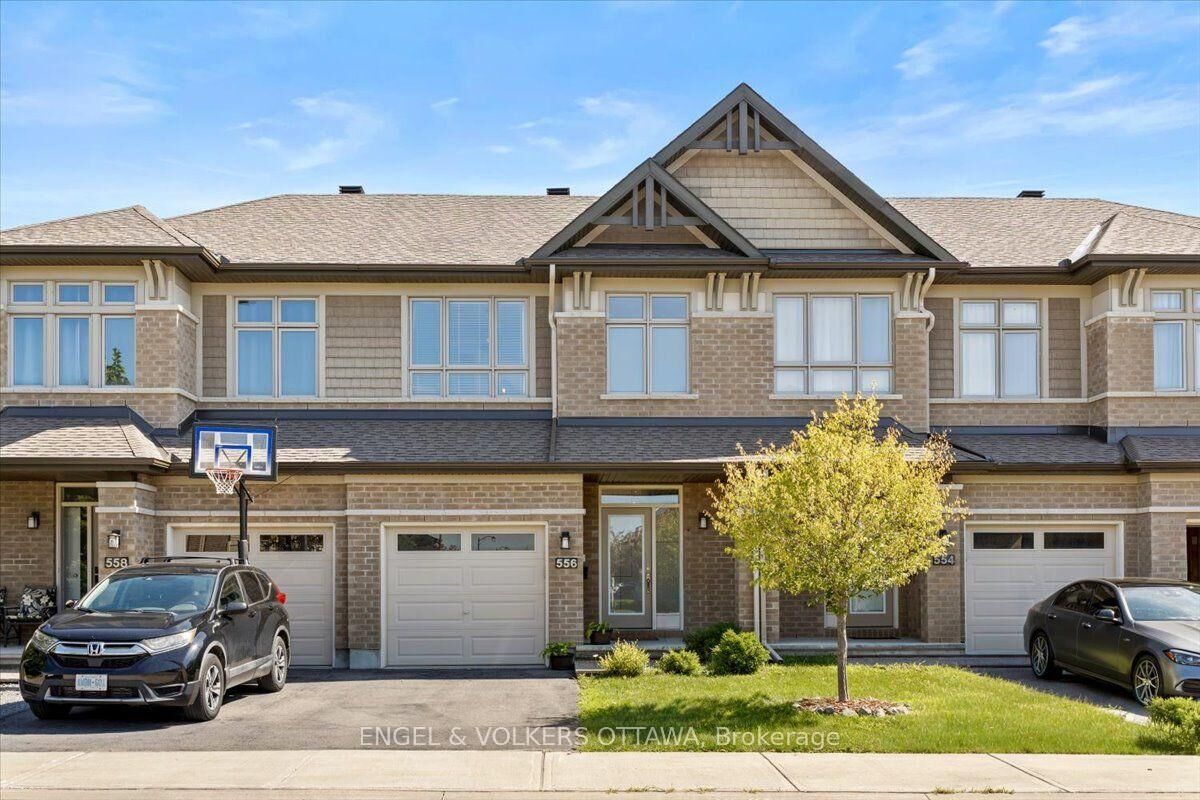 Property Photo:  556 Triangle Street  ON K2V 0M5 