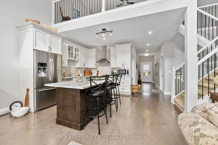 Property Photo: 68 Blossom Court 10 ON K0K 3K0