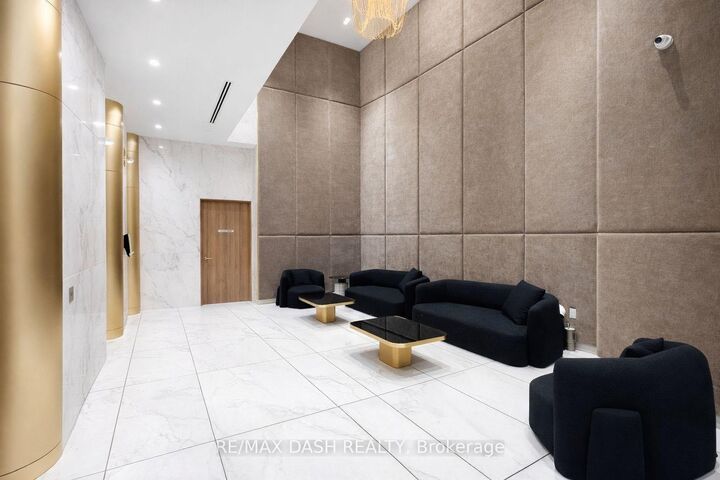 Property Photo: 634 Church Street 3011 ON M4Y 0G9