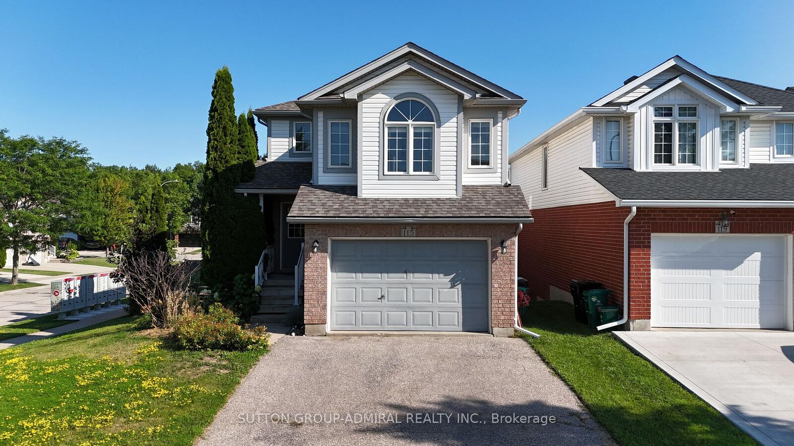 Property Photo: 115 Peach Blossom Crescent ON N2E 3Z7