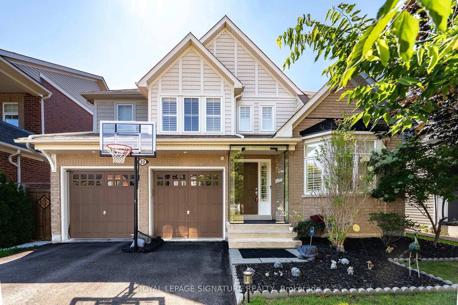 Property Photo: 22 Northcastle Crescent ON L1M 0H8