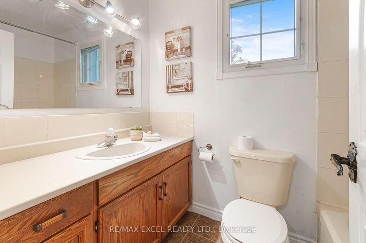 Photo de la propriété: 218 Angeline Street N ON K9V 5E9