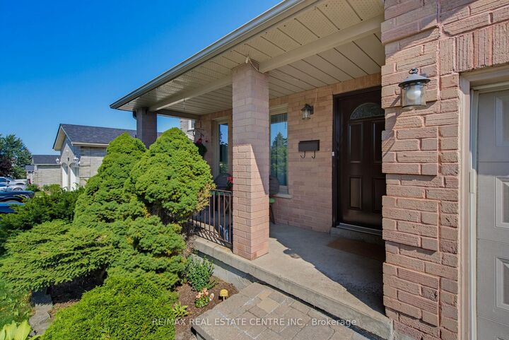 Property Photo: 310 Bailey Drive ON L9W 4M3