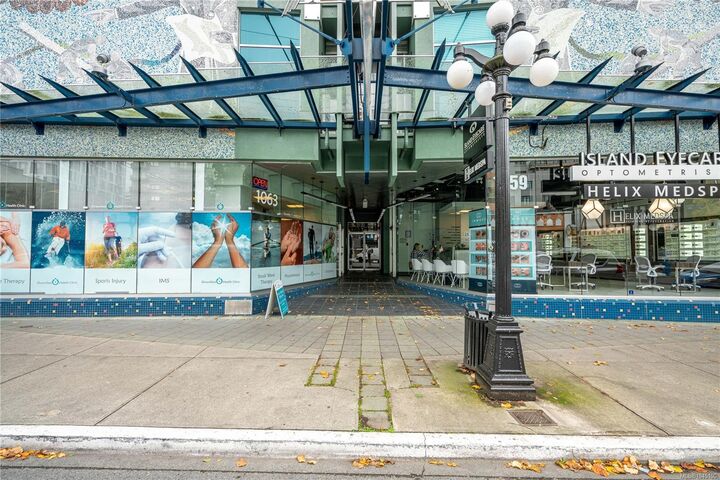 Property Photo: 1061 Fort St #512 BC V8V 3K9