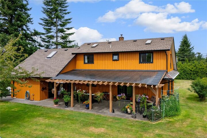 Property Photo: 1985 Willis Rd BC V9W 3W4