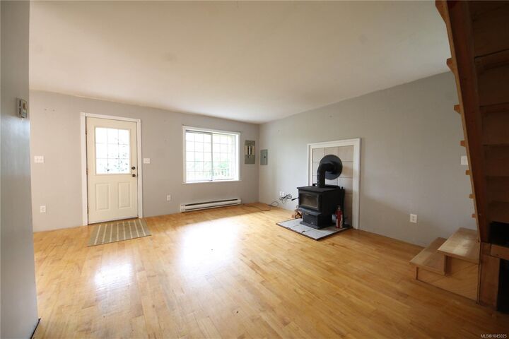 Property Photo:  406 Ferris Rd  BC V0P 2A0 