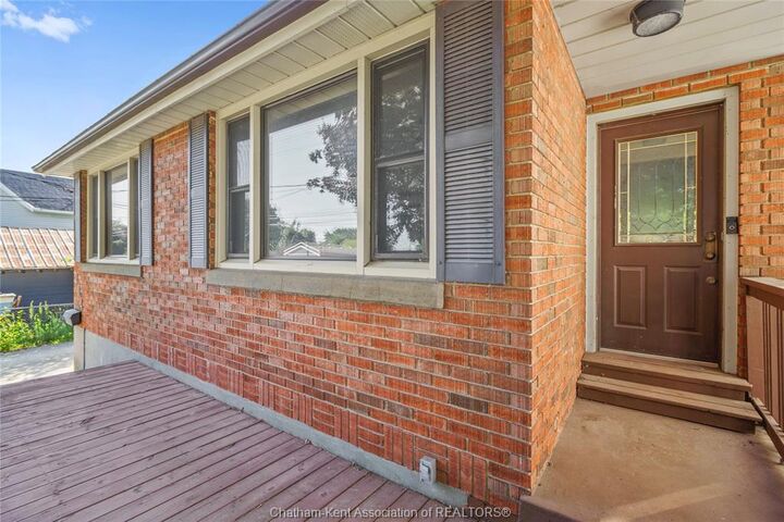 Property Photo: 204 McNaughton Avenue East ON N7L 2G5