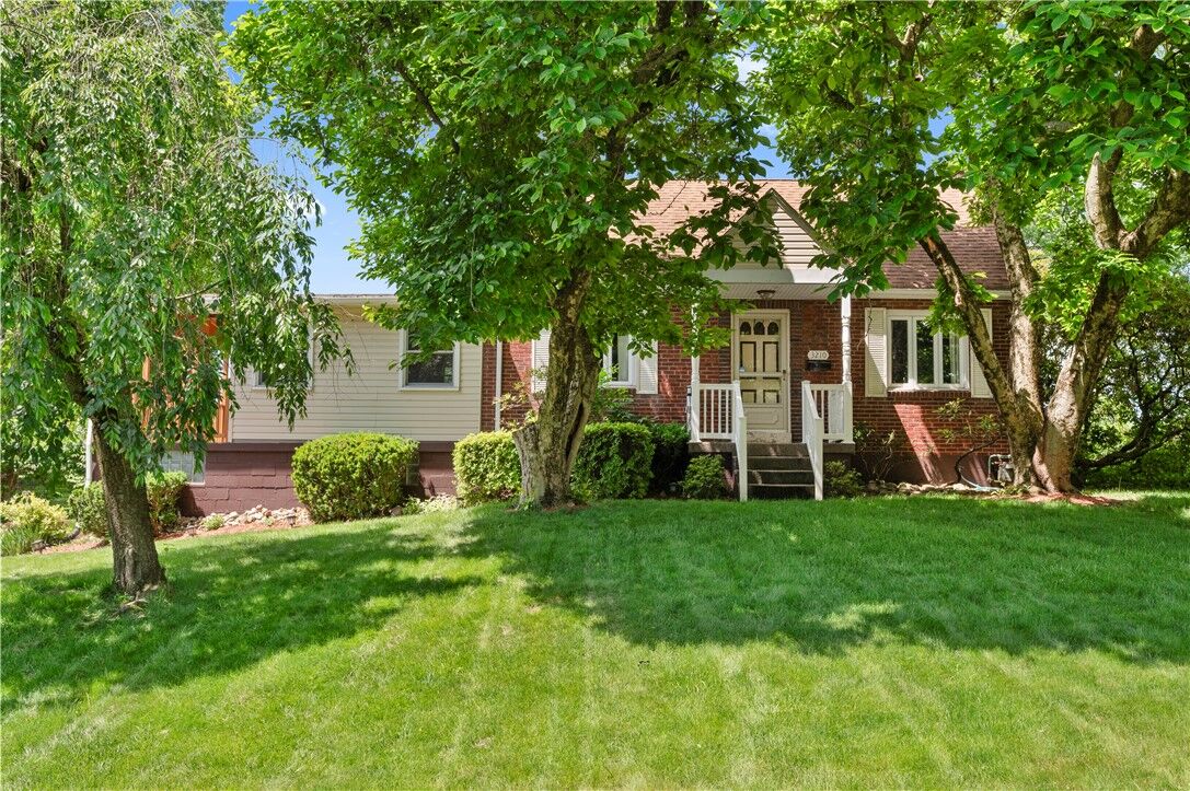 Property Photo:  3210 Thornwood Dr  PA 15102 