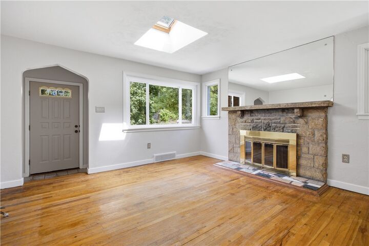 Property Photo:  906 Lebanon Ave  PA 15234 