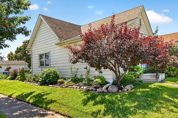 Property Photo: 937 Hendricks Avenue OH 45885
