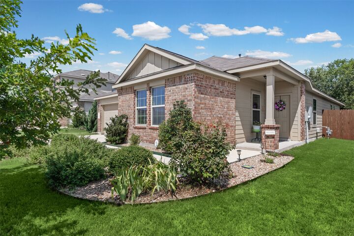 Property Photo:  196 Jackson Blue Lane  TX 78640 