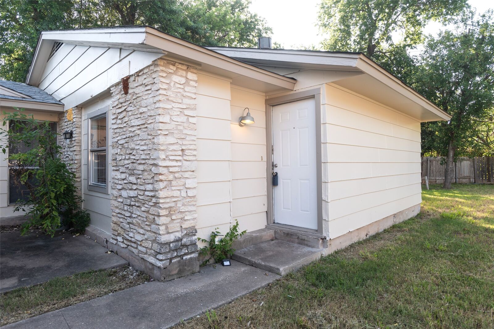 Property Photo: 1407 Click Cove B TX 78758