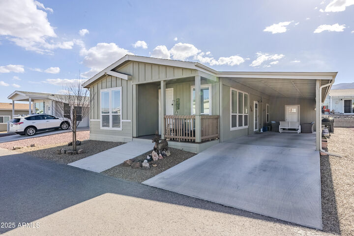Property Photo: 1102 Nicklaus Drive AZ 86326