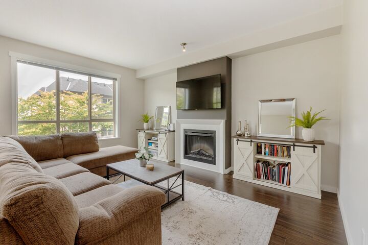 Property Photo: 10595 Delsom Crescent 22 BC V4C 0C2