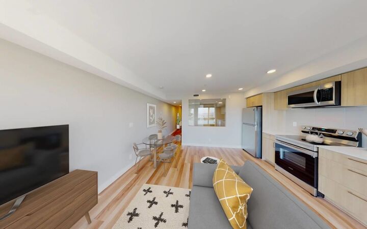 Property Photo:  408 East Columbia 412  BC V3L 1B1 