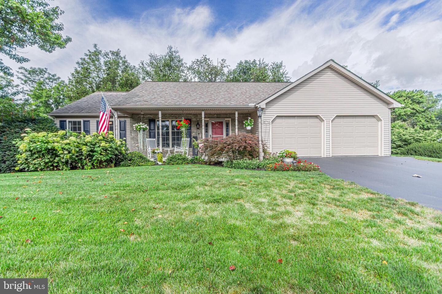 Property Photo: 255 Hedgewick Lane PA 17368