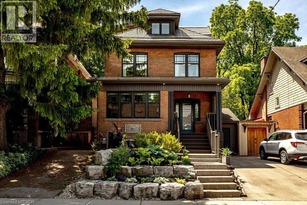 Property Photo:  99 Hillcrest Avenue  ON L8P 2X1 
