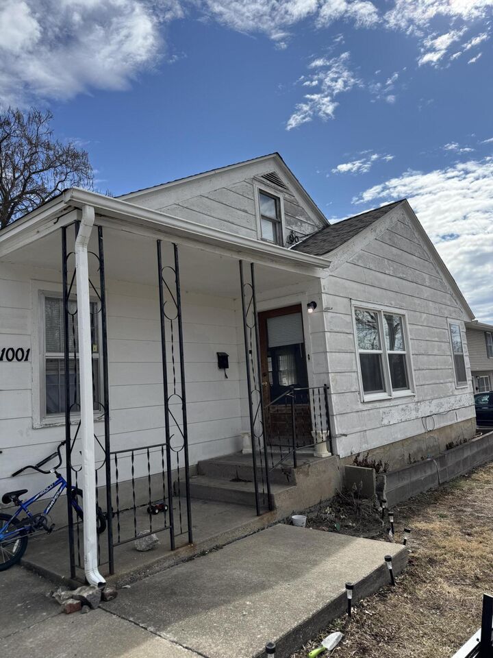 Property Photo:  902-906 S Sheridan St  MO 63501 