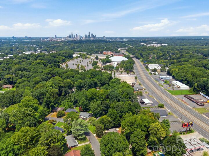 Property Photo:  943 Hickory Nut Street  NC 28205 