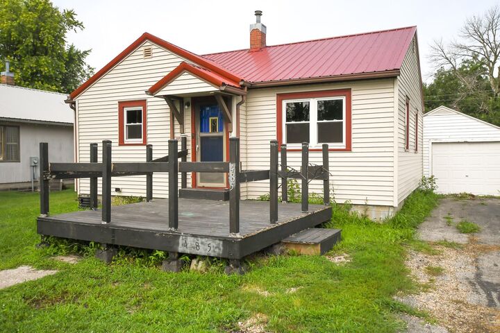 Property Photo:  485 Adams Street  IA 50246 