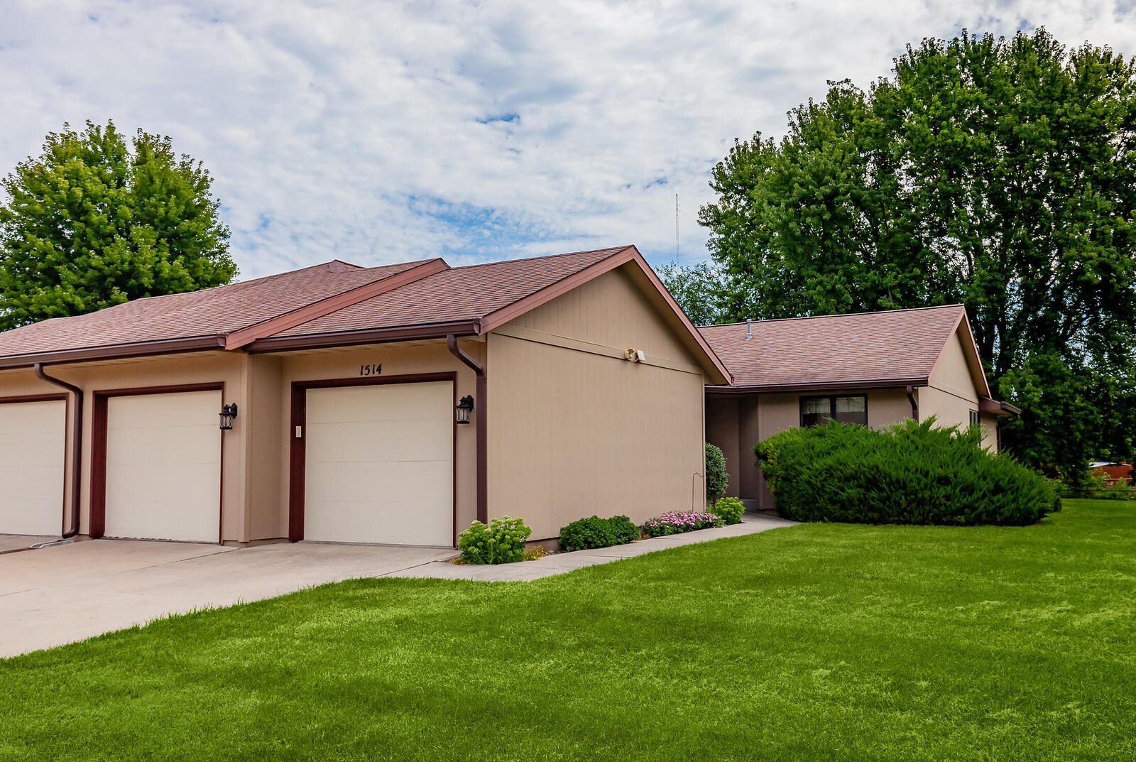 Property Photo: 1514 Indiana Avenue IA 50014