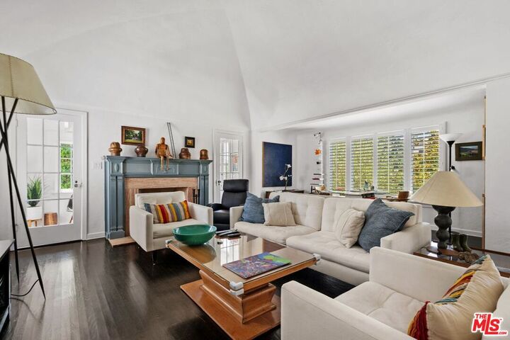 Property Photo: 202 N Gower St CA 90004